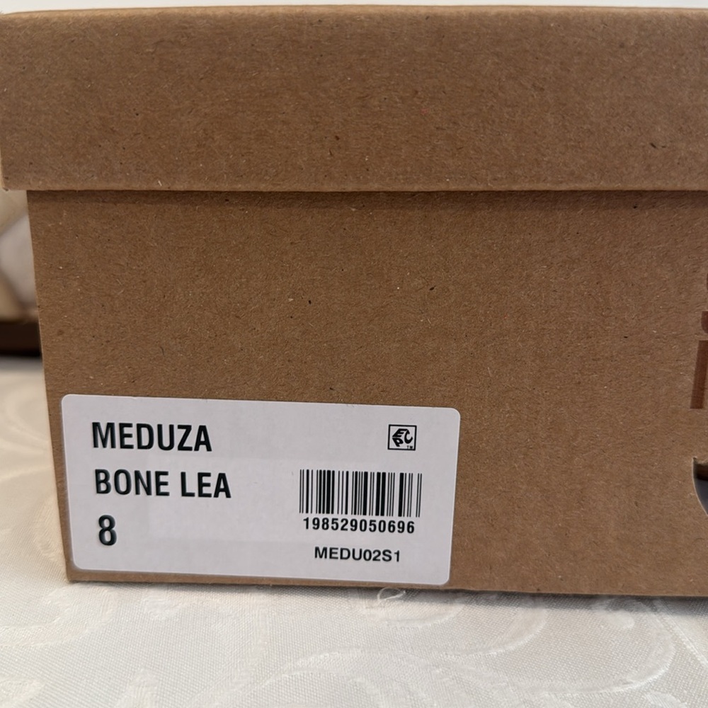 Steve Madden Meduza  Sandals. Ladies Size 8 - Picture 16 of 16